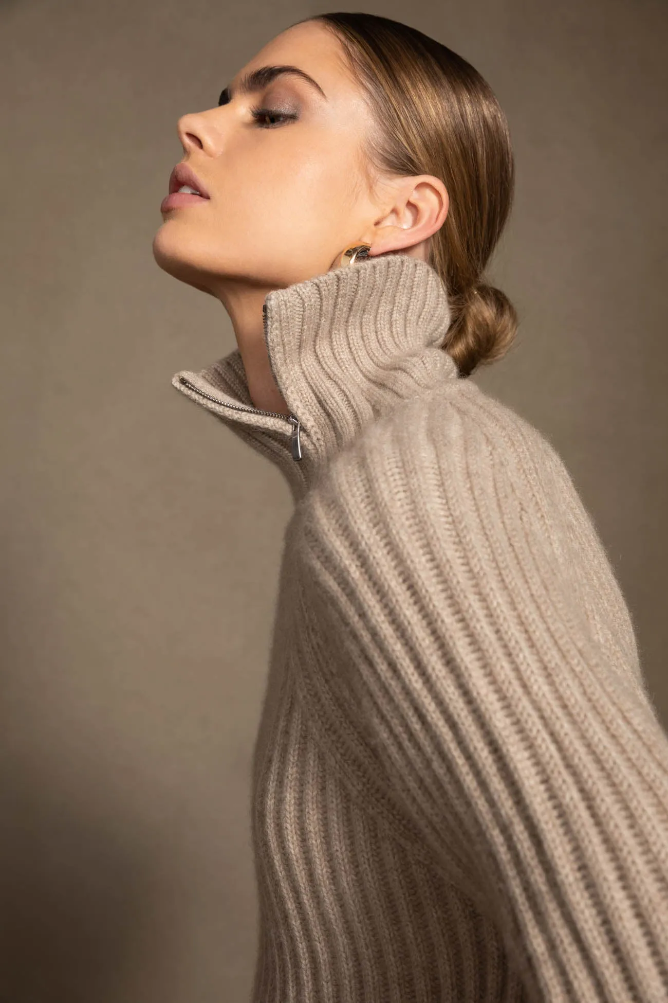 ARIANA TURTLENECK CASHMERE SWEATER