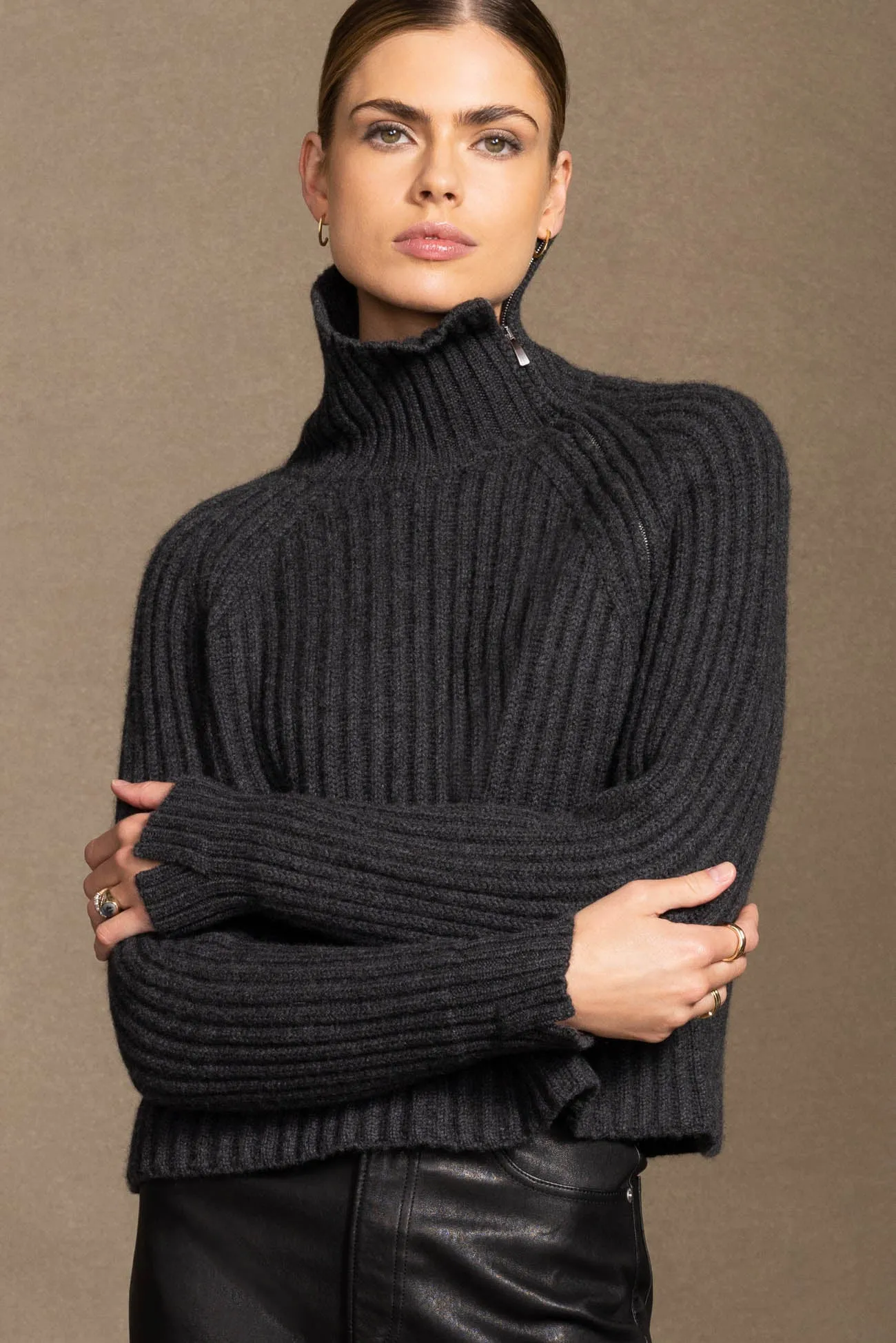 ARIANA TURTLENECK CASHMERE SWEATER