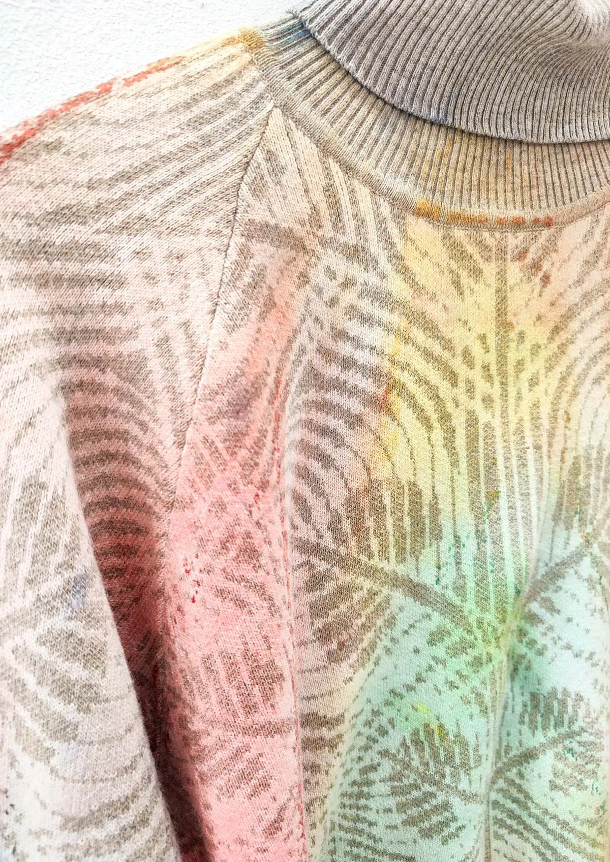 HANDPAINTED SWEATER TURTLENECK - painted