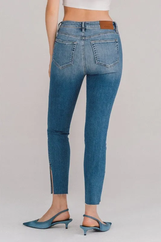 Hidden Taylor Skinny w/ Side Slit Jeans