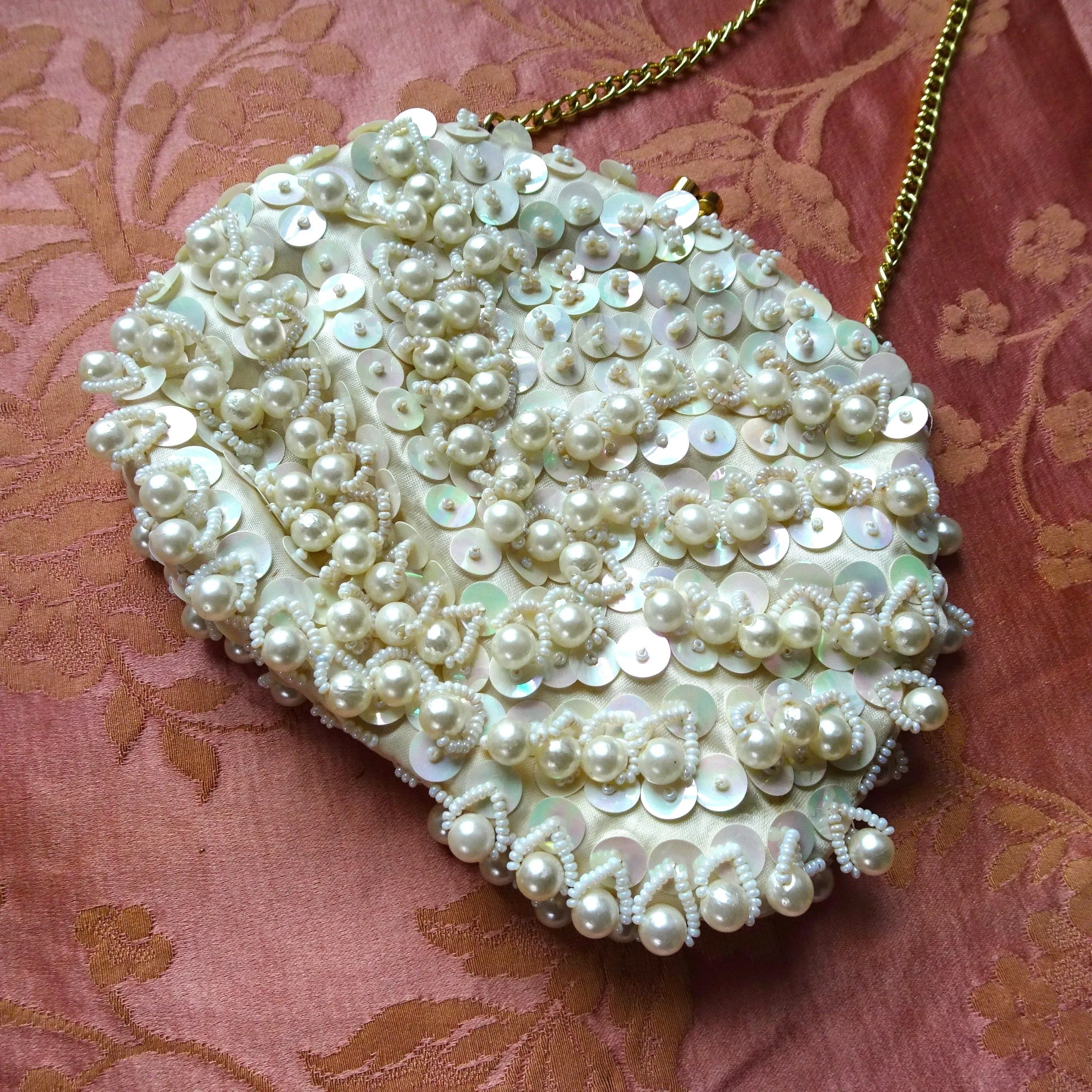 LOVELY Vintage Beaded Evening Hand Bag Purse, Beaded Iridescent Sequins and Lustrous Pearls, Bridal Clutch or Bag,Collectible Pu