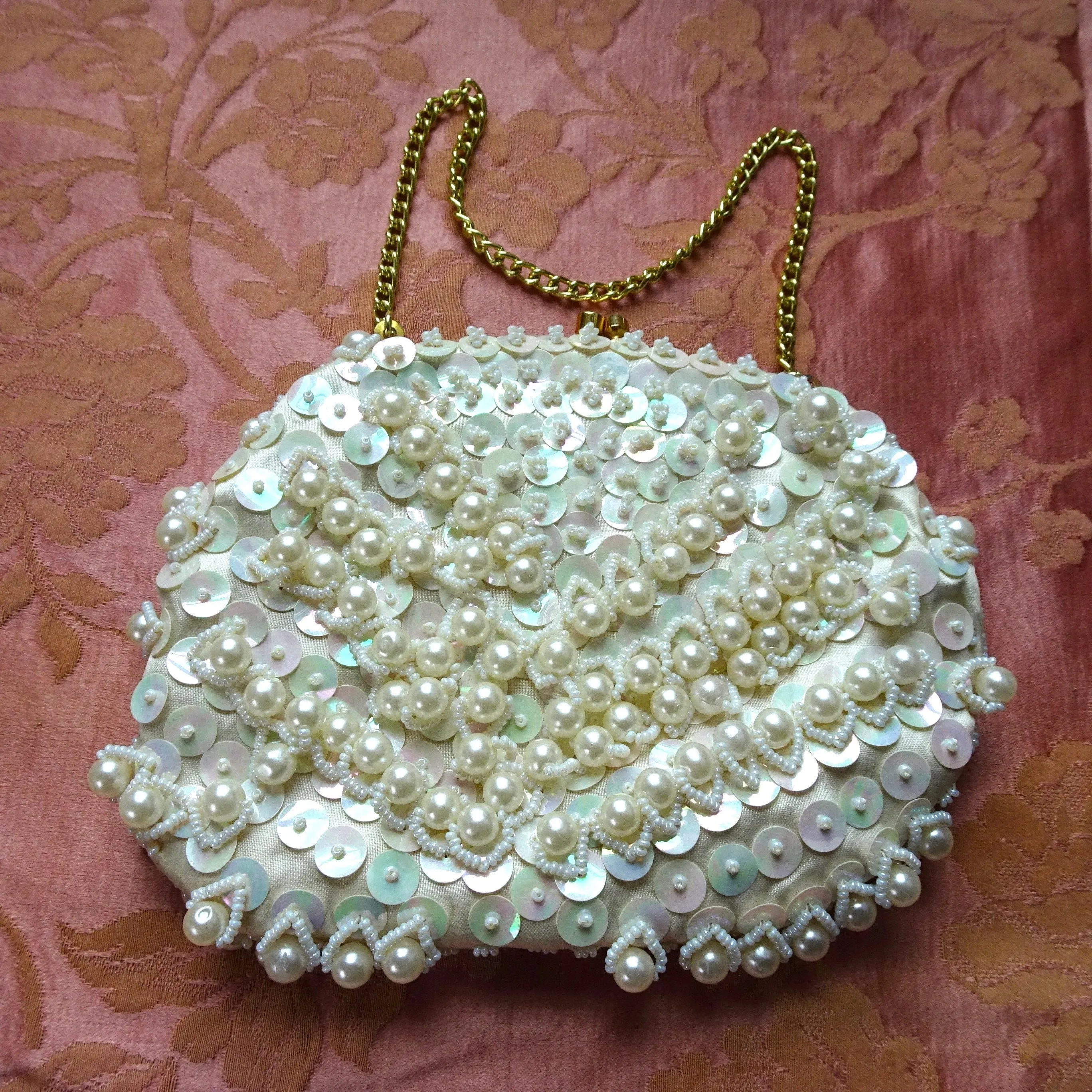 LOVELY Vintage Beaded Evening Hand Bag Purse, Beaded Iridescent Sequins and Lustrous Pearls, Bridal Clutch or Bag,Collectible Pu