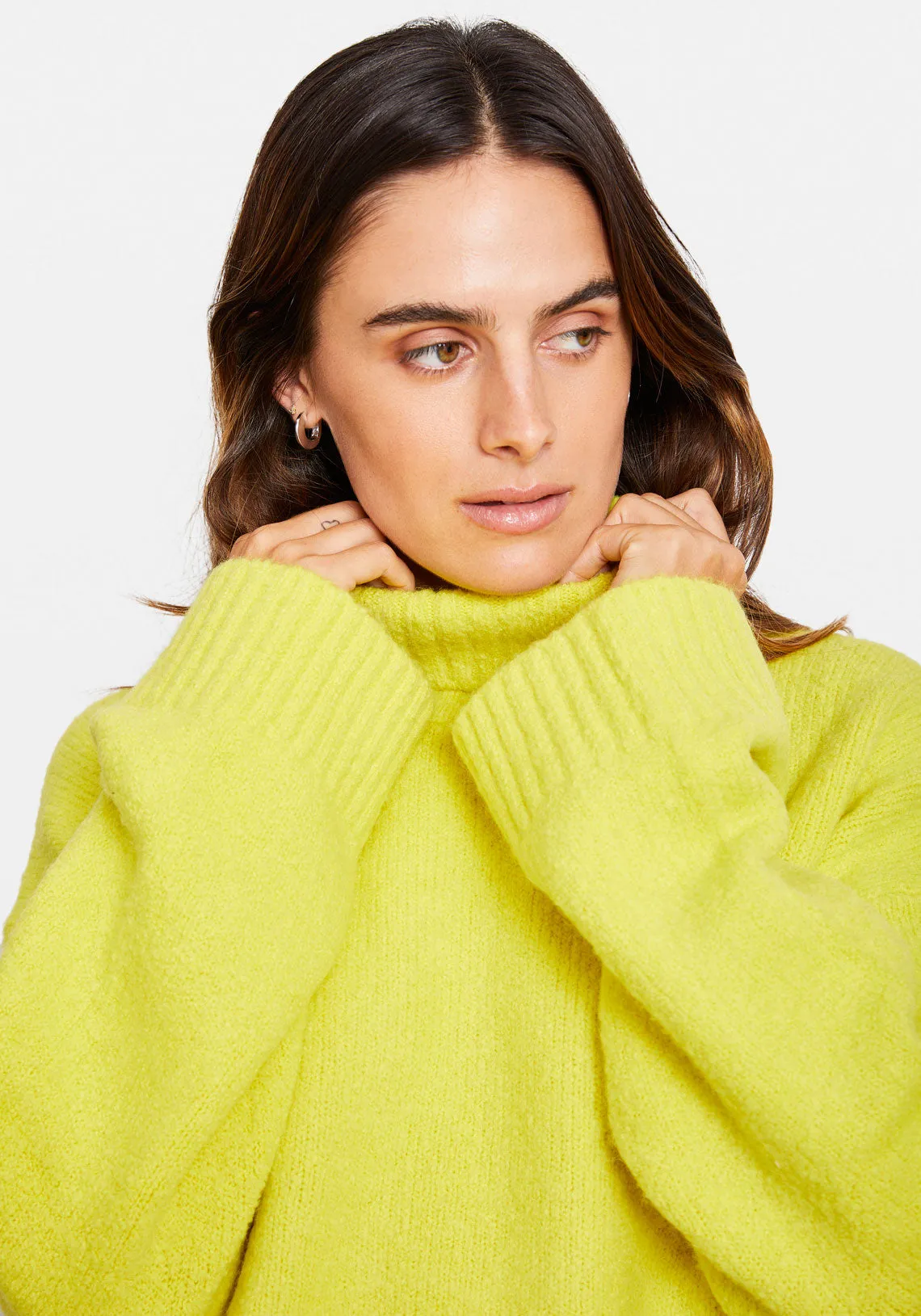 MANDIE TURTLENECK BLAZING YELLOW