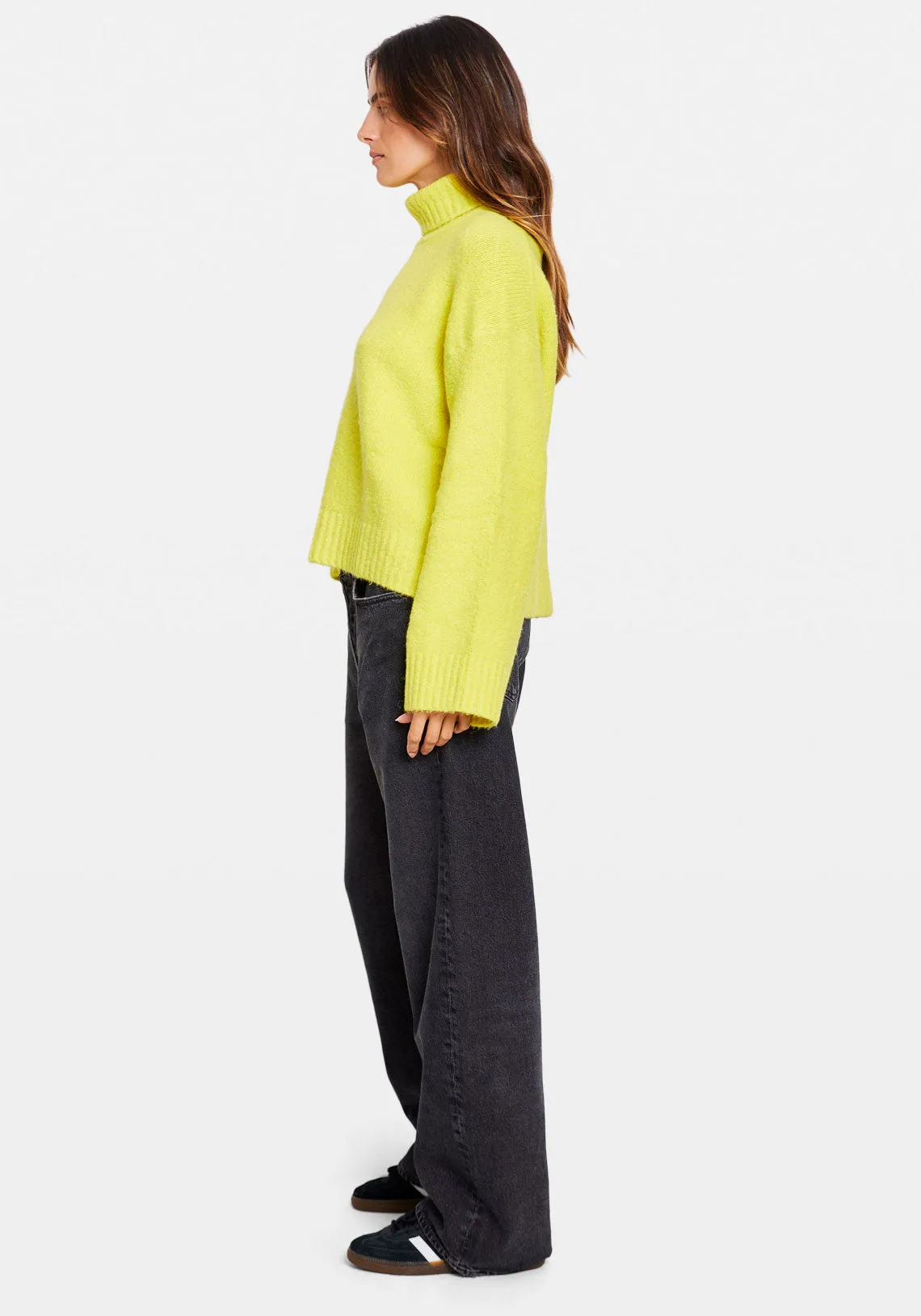 MANDIE TURTLENECK BLAZING YELLOW