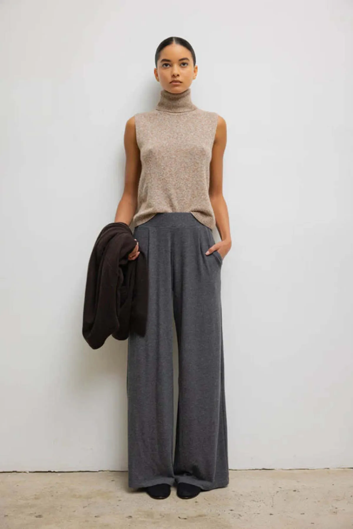 Zoe Sleeveless Turtleneck - Oatmeal